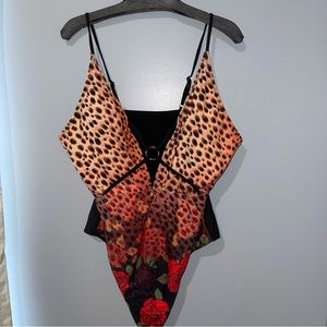 Shein - 2X One Piece Swimsuit - Black/red - V Neck Cut - Plus size swimsuit